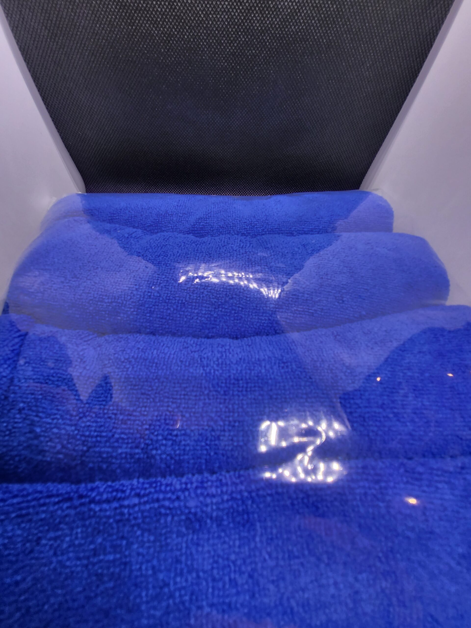 PACK OF 4 350gsm 40x40 CM VELVET FEEL, PLUSH, TIGHT WEAVE MICROFIBRE