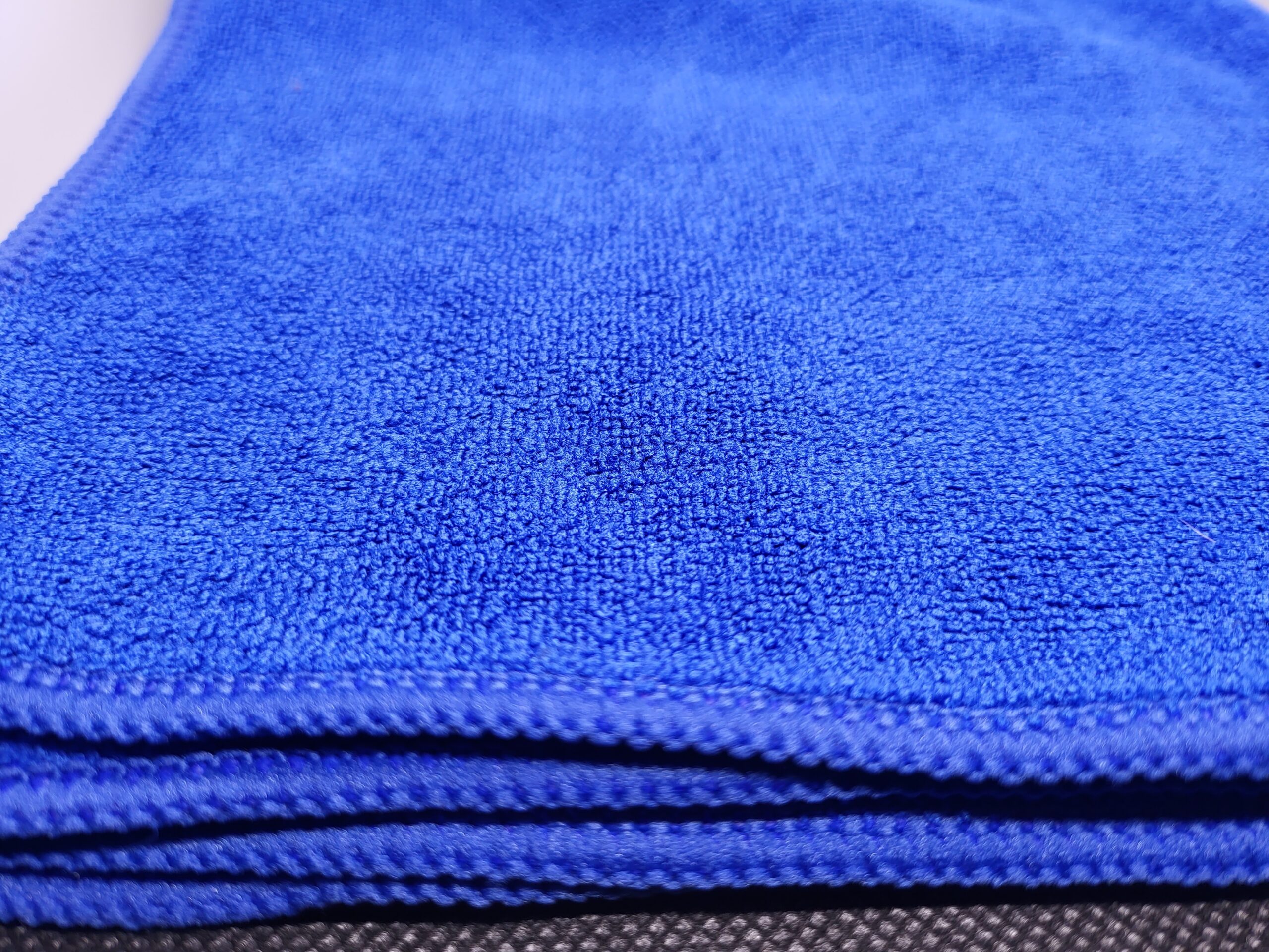 PACK OF 4 350gsm 40x40 CM VELVET FEEL, PLUSH, TIGHT WEAVE MICROFIBRE CLOTH UK No 1 Car
