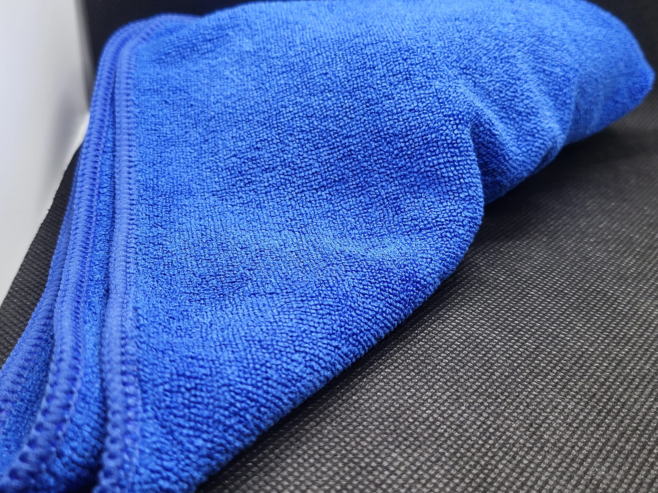 PACK OF 4 350gsm 40x40 CM VELVET FEEL, PLUSH, TIGHT WEAVE MICROFIBRE CLOTH UK No 1 Car