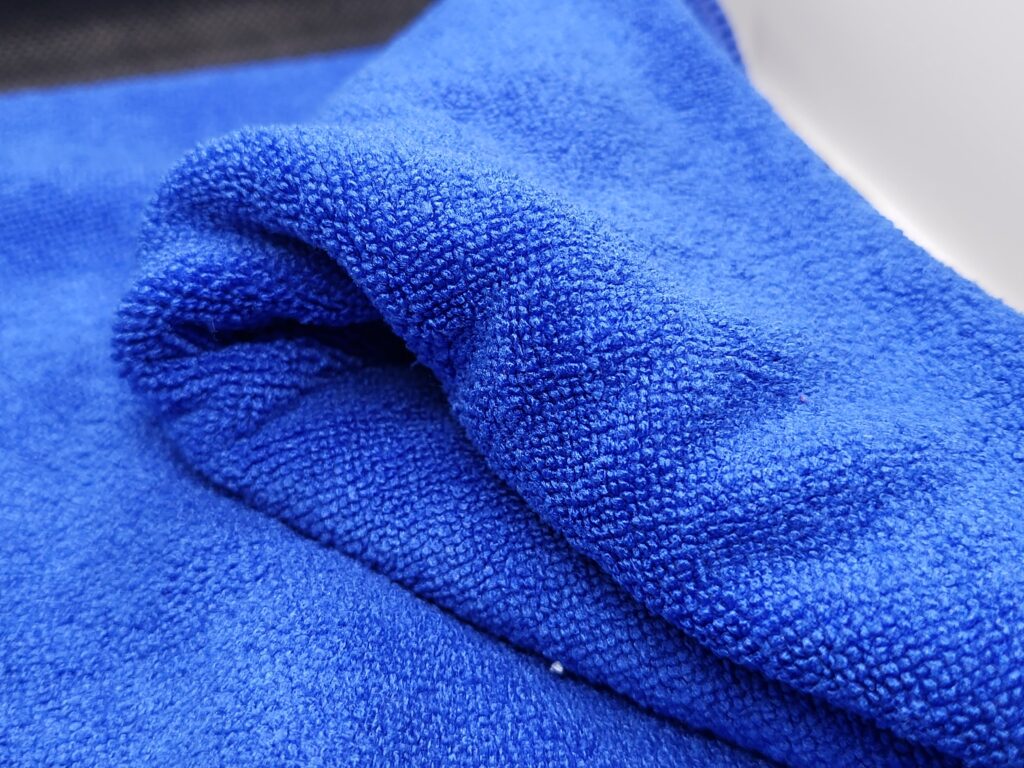 PACK OF 4 350gsm 40x40 CM VELVET FEEL, PLUSH, TIGHT WEAVE MICROFIBRE CLOTH UK No 1 Car
